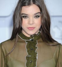 Hailee Steinfeld's picture
