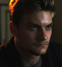 Jake Weary's picture