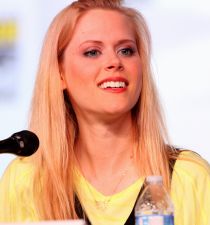 Janet Varney's picture