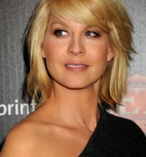 Jenna Elfman's picture