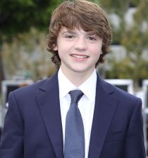 Joel Courtney's picture