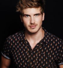 Joey Graceffa's picture