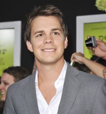 Johnny Simmons's picture