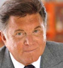 Larry Manetti's picture