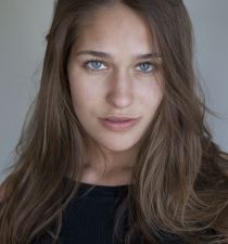 Lola Kirke's picture