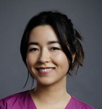 Maya Erskine's picture