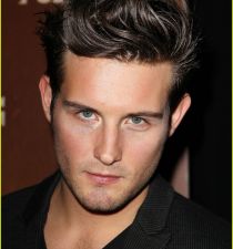 Nico Tortorella's picture