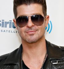 Robin Thicke's picture