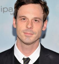 Scoot McNairy's picture