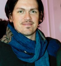 Steve Howey (actor)'s picture