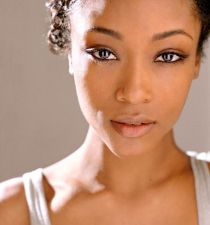 Yaya DaCosta's picture